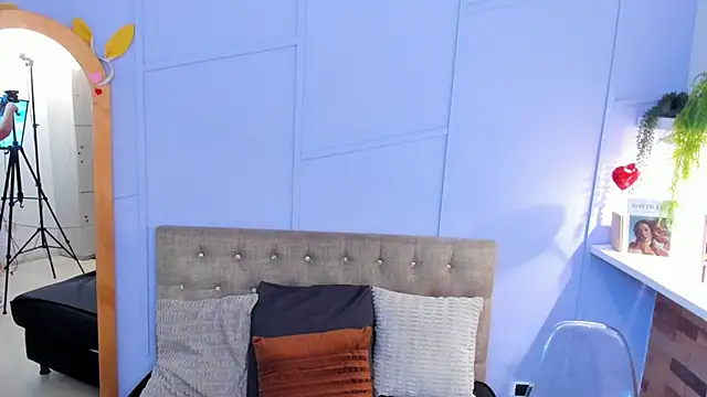 nathalie rossel online show from 09-19-25, 06:48