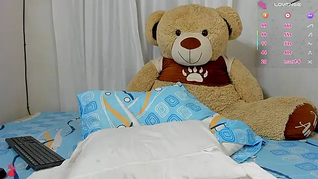 Snapshot of sweet_amalia4 chatting on 09-25-25, 12:47 sweet amalia4 online show from 09-25-25, 12:47