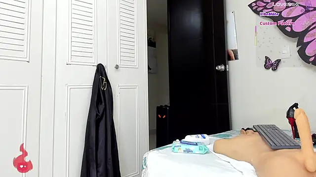 Snapshot of sweet_amalia4 chatting on 10-18-25, 03:09 sweet amalia4 online show from 10-18-25, 03:09