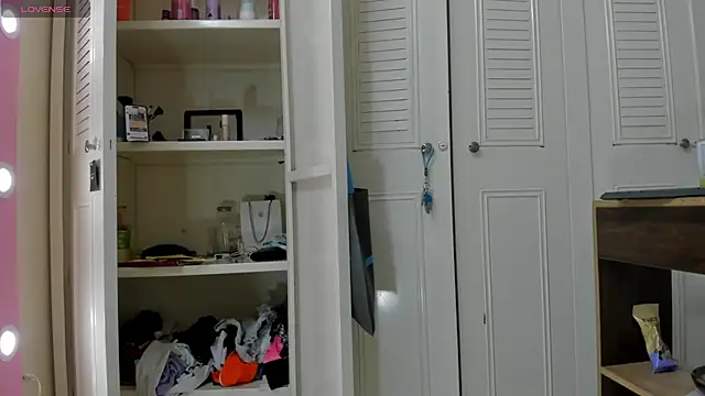 Snapshot of sweet_amalia4 chatting on 10-26-25, 07:20 sweet amalia4 online show from 10-26-25, 07:20