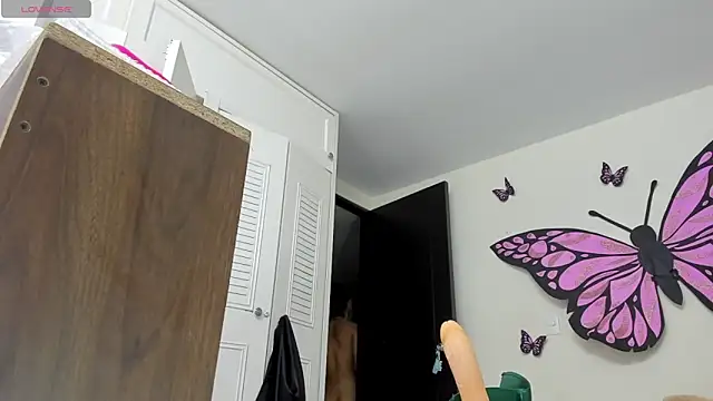 Snapshot of sweet_amalia4 chatting on 12-13-25, 11:10 sweet amalia4 online show from 12-13-25, 11:10