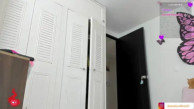 Snapshot of sweet_amalia4 chatting on 02-10-26, 06:12 sweet amalia4 online show from 02-10-26, 06:12