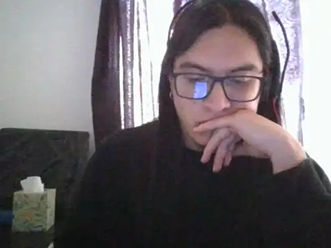 Snapshot of Pitton031 chatting on 12-22-25, 09:23 Pitton031 online show from 12-22-25, 09:23