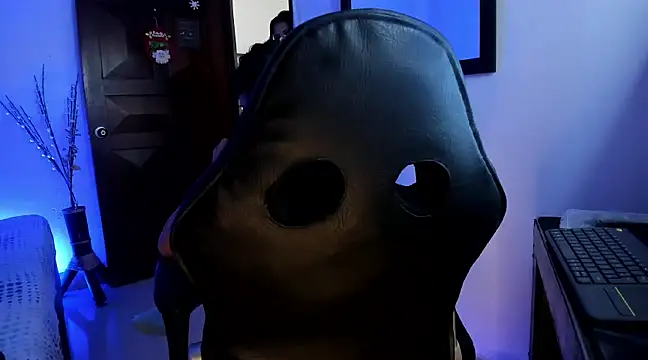 Snapshot of eva_ashford chatting on 12-05-24, 03:39 eva ashford online show from 12-05-24, 03:39