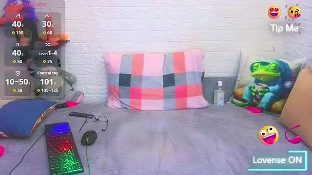 Snapshot of RedHousewife chatting on 02-28-26, 05:58 RedHousewife online show from 02-28-26, 05:58