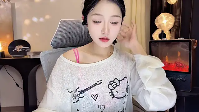 xiaodaibabyy online show from 02-11-25, 04:56