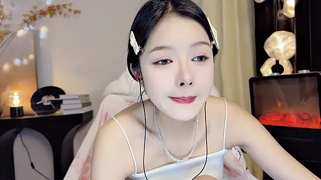 xiaodaibabyy online show from 03-02-25, 04:21