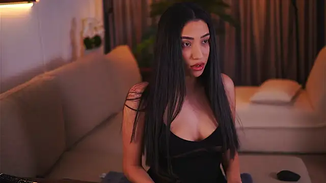 Snapshot of GinaValentinna chatting on 02-13-25, 07:42 GinaValentinna online show from 02-13-25, 07:42