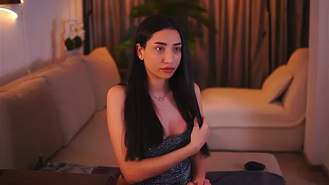 Snapshot of GinaValentinna chatting on 02-19-25, 11:04 GinaValentinna online show from 02-19-25, 11:04