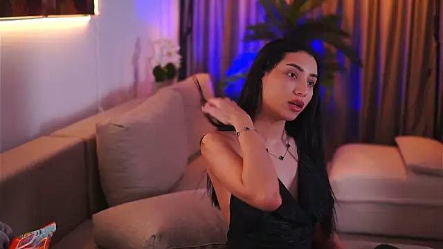 Snapshot of GinaValentinna chatting on 02-23-25, 01:46 GinaValentinna online show from 02-23-25, 01:46