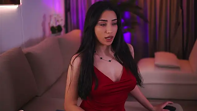 Snapshot of GinaValentinna chatting on 03-07-25, 07:49 GinaValentinna online show from 03-07-25, 07:49