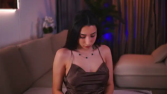 Snapshot of GinaValentinna chatting on 03-13-25, 08:11 GinaValentinna online show from 03-13-25, 08:11