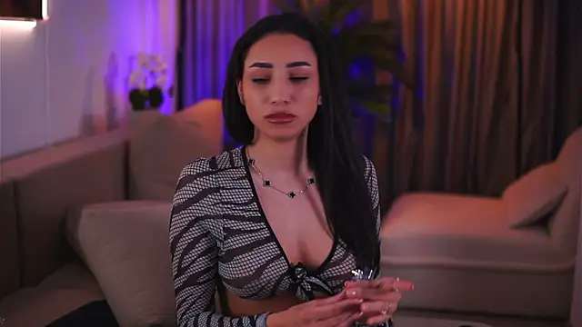 Snapshot of GinaValentinna chatting on 03-17-25, 01:57 GinaValentinna online show from 03-17-25, 01:57