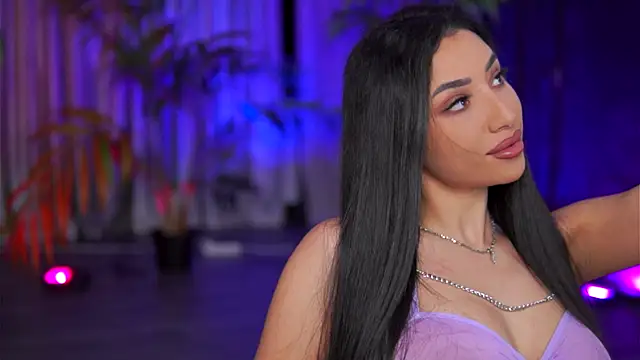 Snapshot of GinaValentinna chatting on 10-02-25, 06:59 GinaValentinna online show from 10-02-25, 06:59