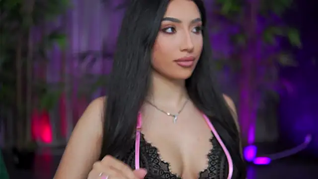 Snapshot of GinaValentinna chatting on 10-20-25, 07:14 GinaValentinna online show from 10-20-25, 07:14