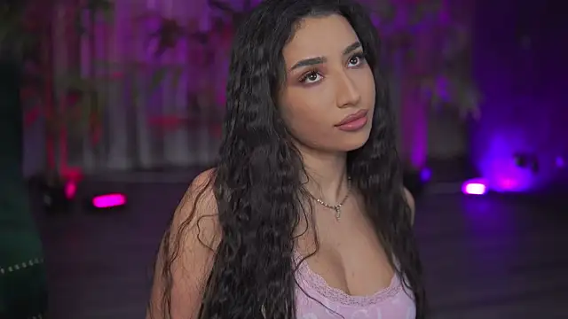 Snapshot of GinaValentinna chatting on 11-05-25, 07:47 GinaValentinna online show from 11-05-25, 07:47