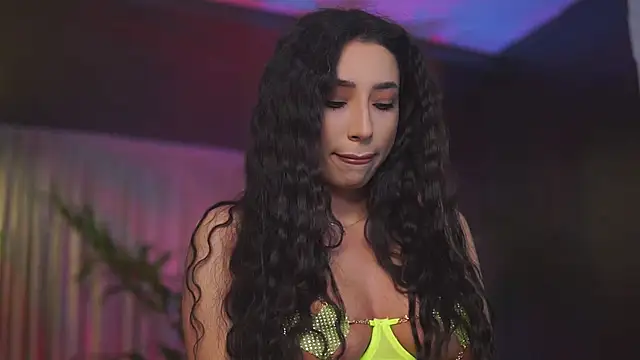 Snapshot of GinaValentinna chatting on 01-12-26, 07:52 GinaValentinna online show from 01-12-26, 07:52