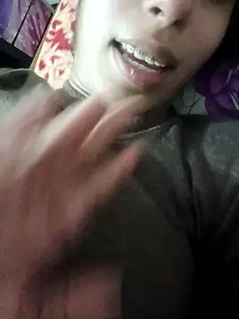 Snapshot of InLero chatting on 12-19-24, 04:57 InLero online show from 12-19-24, 04:57