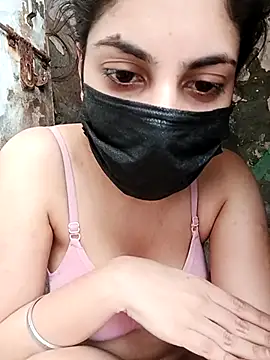 Snapshot of InLero chatting on 03-11-25, 05:05 InLero online show from 03-11-25, 05:05