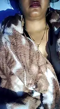 Snapshot of lovelyruhi chatting on 12-27-24, 07:35 lovelyruhi online show from 12-27-24, 07:35