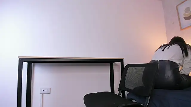 Caroline dh online show from 06-08-26, 11:32