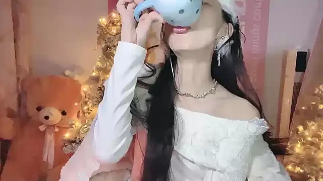 Lili-2 online show from 12-20-24, 10:54