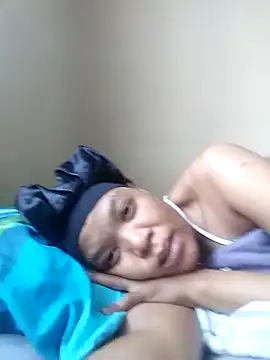 Snapshot of Feathergal69_ chatting on 09-18-25, 12:29 Feathergal69 online show from 09-18-25, 12:29