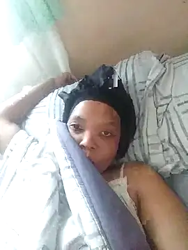 Snapshot of Feathergal69_ chatting on 10-12-25, 08:35 Feathergal69 online show from 10-12-25, 08:35