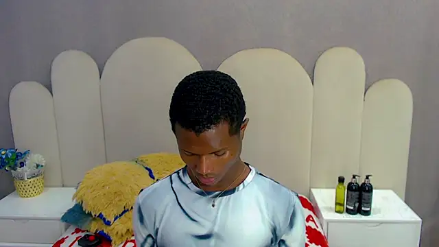 Snapshot of joel_blackcock chatting on 11-25-25, 02:39 joel blackcock online show from 11-25-25, 02:39