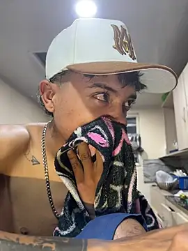 Snapshot of Edward_Milleer chatting on 12-26-24, 06:09 Edward Milleer online show from 12-26-24, 06:09