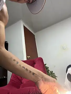 Snapshot of Edward_Milleer chatting on 12-28-24, 04:20 Edward Milleer online show from 12-28-24, 04:20