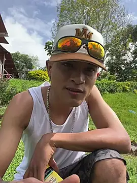 Snapshot of Edward_Milleer chatting on 12-28-24, 07:22 Edward Milleer online show from 12-28-24, 07:22