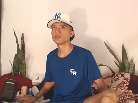 Snapshot of Edward_Milleer chatting on 10-03-25, 02:52 Edward Milleer online show from 10-03-25, 02:52