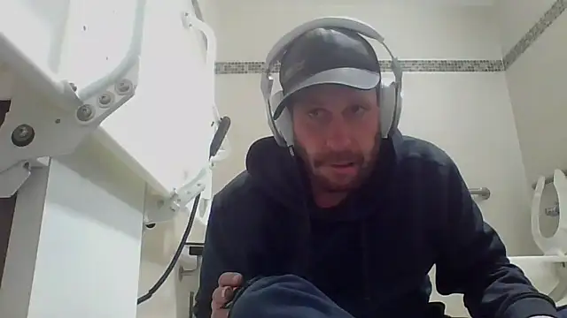 Snapshot of axelongshaft69 chatting on 03-07-26, 11:24 axelongshaft69 online show from 03-07-26, 11:24