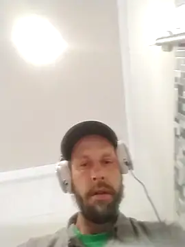 Snapshot of axelongshaft69 chatting on 03-29-26, 10:32 axelongshaft69 online show from 03-29-26, 10:32