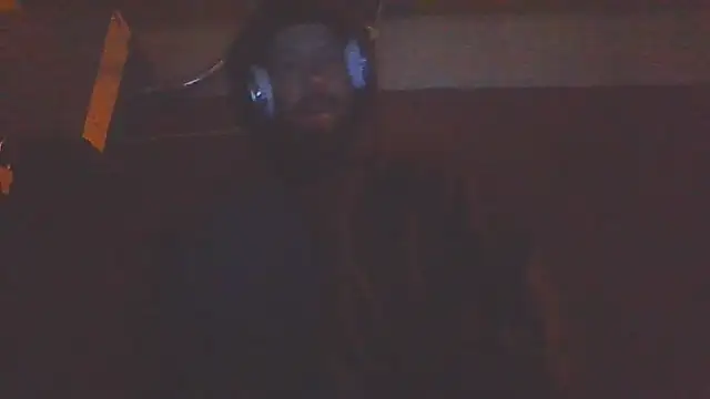 Snapshot of axelongshaft69 chatting on 04-03-26, 08:12 axelongshaft69 online show from 04-03-26, 08:12