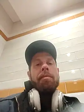 Snapshot of axelongshaft69 chatting on 04-05-26, 11:51 axelongshaft69 online show from 04-05-26, 11:51