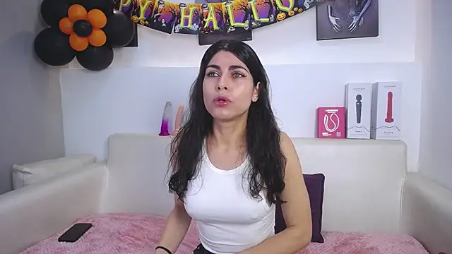 Melodi Roux online show from 11-04-25, 01:10