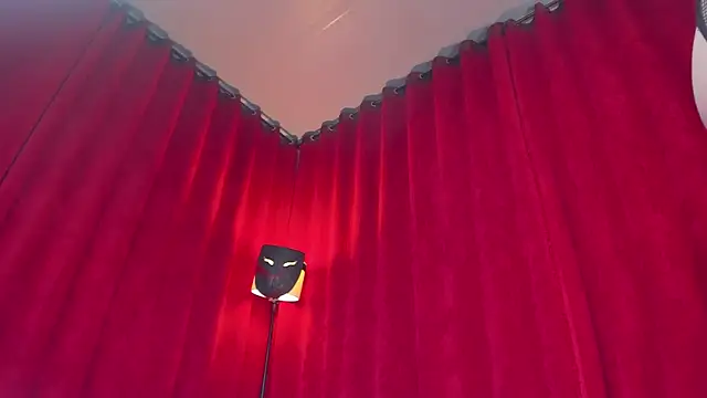 Snapshot of HakuRukushka chatting on 01-06-25, 10:15 HakuRukushka online show from 01-06-25, 10:15