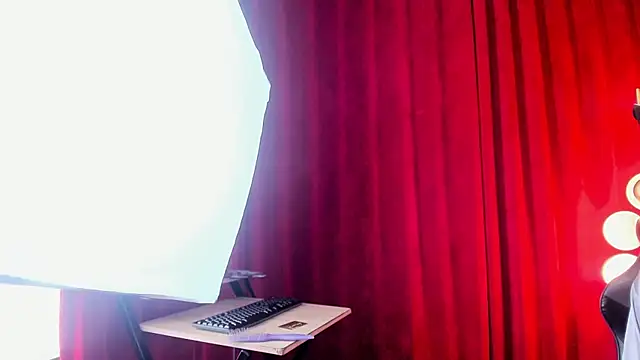 Snapshot of HakuRukushka chatting on 02-14-25, 02:44 HakuRukushka online show from 02-14-25, 02:44