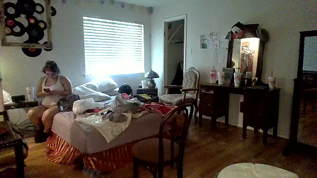 Snapshot of sophiarica chatting on 05-10-26, 08:58 sophiarica online show from 05-10-26, 08:58