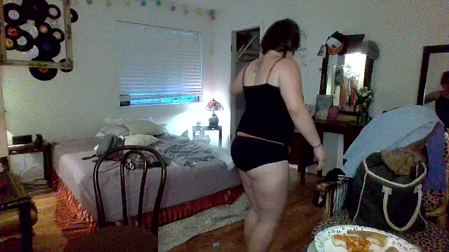 Snapshot of sophiarica chatting on 05-12-26, 12:52 sophiarica online show from 05-12-26, 12:52