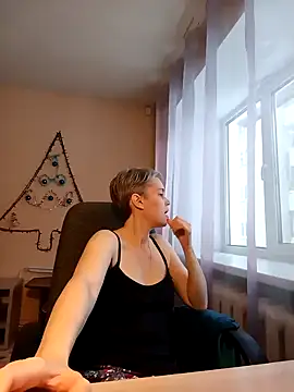 Snapshot of Cutie_Erikaa1 chatting on 12-23-24, 07:17 Cutie Erikaa1 online show from 12-23-24, 07:17