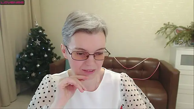 Snapshot of Cutie_Erikaa1 chatting on 12-25-24, 05:37 Cutie Erikaa1 online show from 12-25-24, 05:37