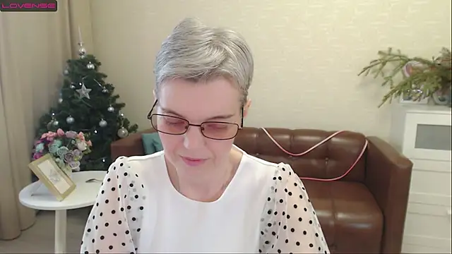 Snapshot of Cutie_Erikaa1 chatting on 12-25-24, 08:40 Cutie Erikaa1 online show from 12-25-24, 08:40