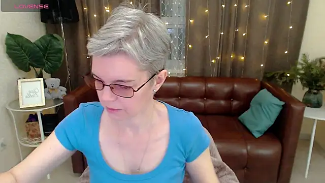Snapshot of Cutie_Erikaa1 chatting on 12-27-24, 02:36 Cutie Erikaa1 online show from 12-27-24, 02:36