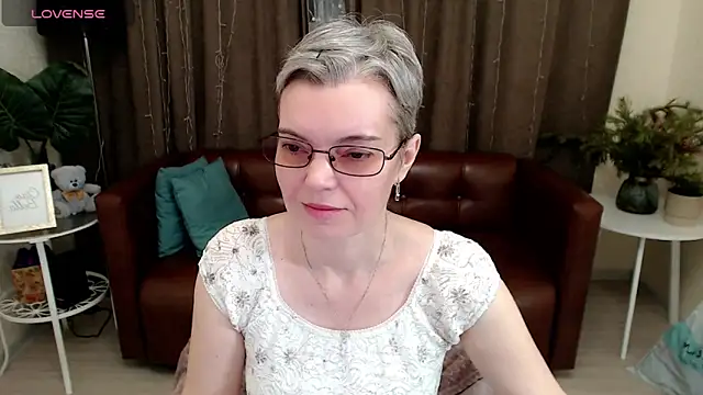 Snapshot of Cutie_Erikaa1 chatting on 01-04-25, 02:35 Cutie Erikaa1 online show from 01-04-25, 02:35