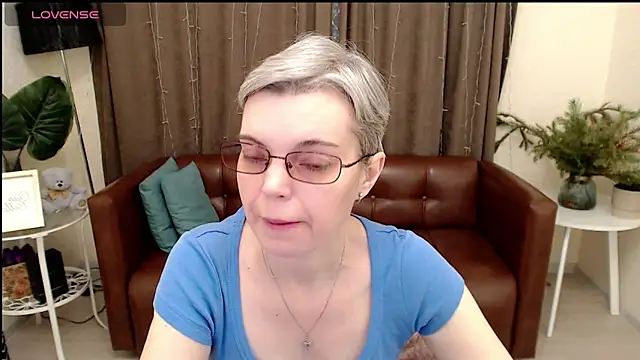 Snapshot of Cutie_Erikaa1 chatting on 01-18-25, 01:41 Cutie Erikaa1 online show from 01-18-25, 01:41