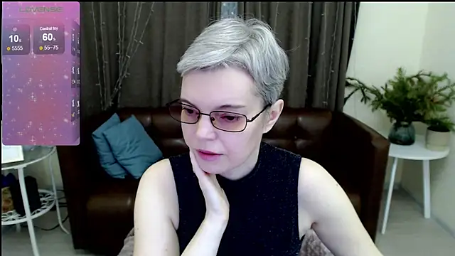 Snapshot of Cutie_Erikaa1 chatting on 01-19-25, 01:53 Cutie Erikaa1 online show from 01-19-25, 01:53