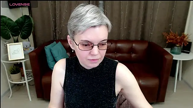 Snapshot of Cutie_Erikaa1 chatting on 01-21-25, 02:43 Cutie Erikaa1 online show from 01-21-25, 02:43